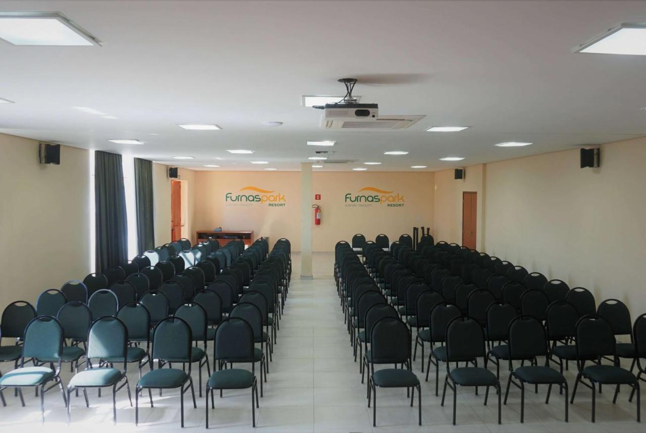 Ramada By Wyndham Furnaspark Formiga Εξωτερικό φωτογραφία