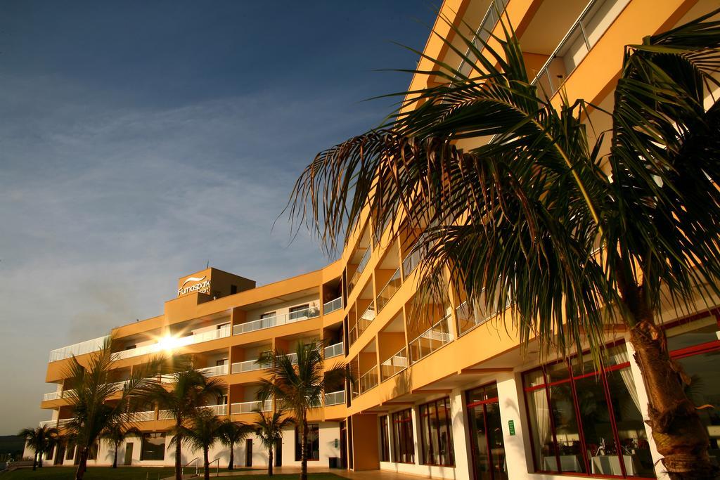 Ramada By Wyndham Furnaspark Formiga Εξωτερικό φωτογραφία